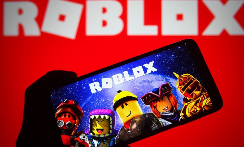 Roblox starts age verification system to unlock unfiltered chats