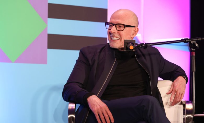 The No. 1 worst piece of career advice billionaires give, says bestselling author