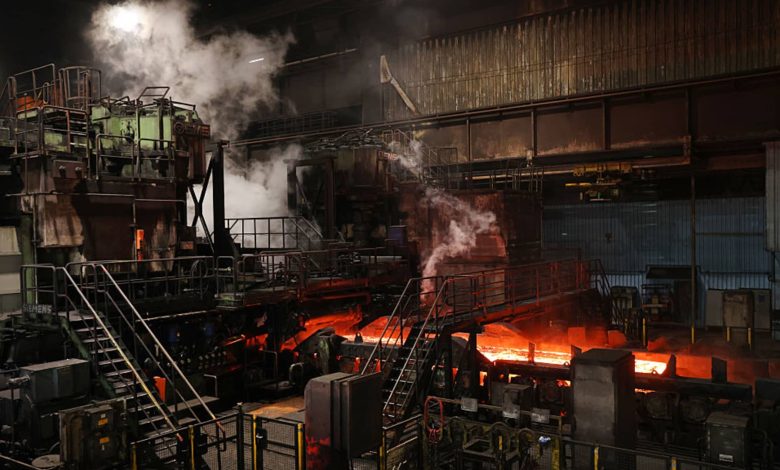 Thyssenkrupp steel, workers agree on site closures, less working hours in revamp