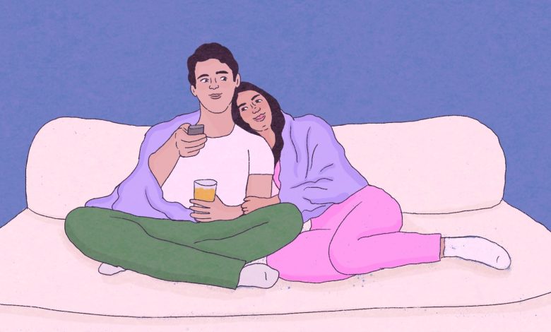 People in the happiest relationships do 5 things during weekdays