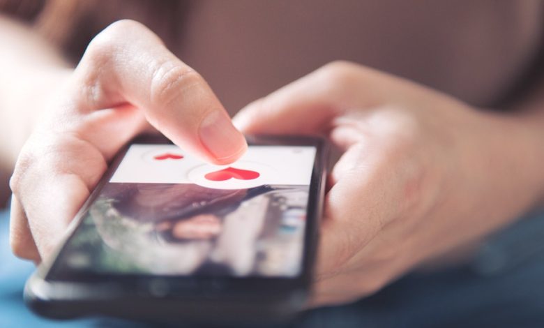 Jack Dorsey's Bitchat app lets you message without internet connection