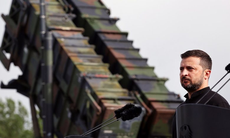 Security experts warn of Putin's 'upper hand' as US halts Ukraine defensive aid