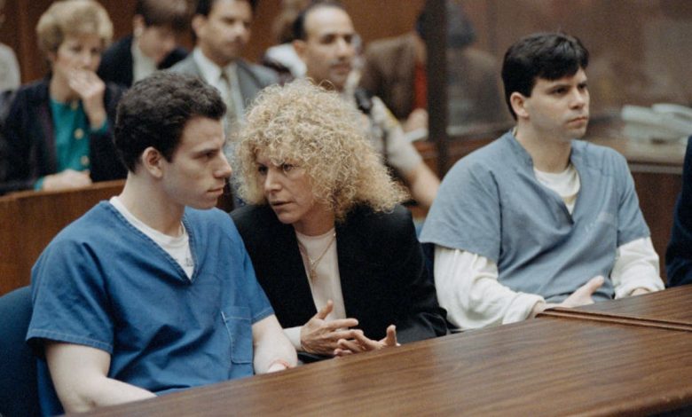 Attorney Leslie Abramson speaks with Erik Menendez during 1994 trial