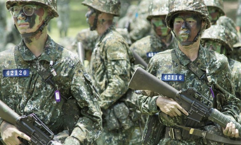 Taiwan conscripts training.