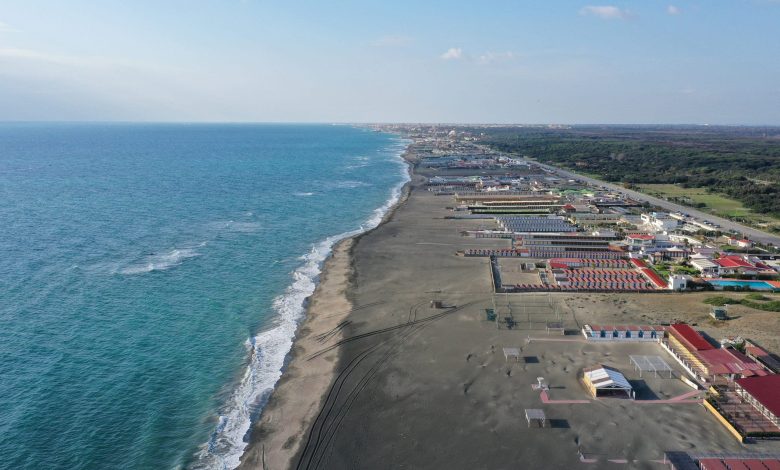 Teen dies after sand tunnel collapses at popular Italian beach resort