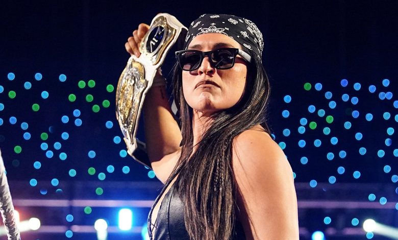 Raquel Rodriguez reacts to Charlotte Flair's wrestling double standard suggestion